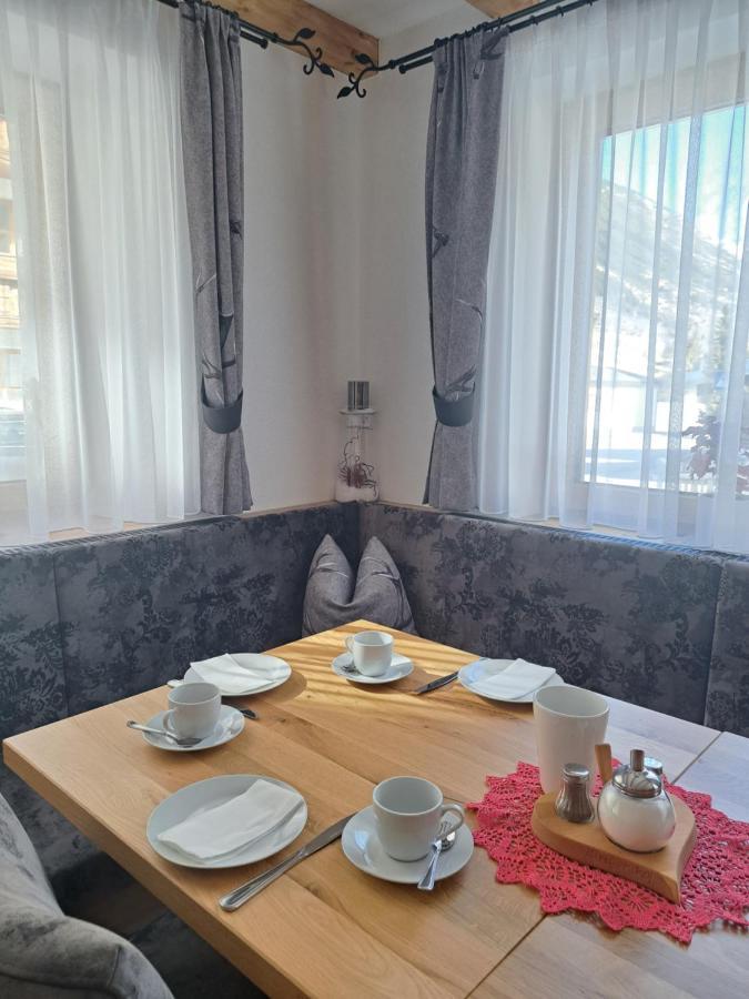 Kingershof Bed & Breakfast Galtuer Exterior photo
